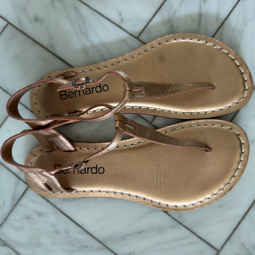 Bernardo copperSandals Minimalist Thong Design